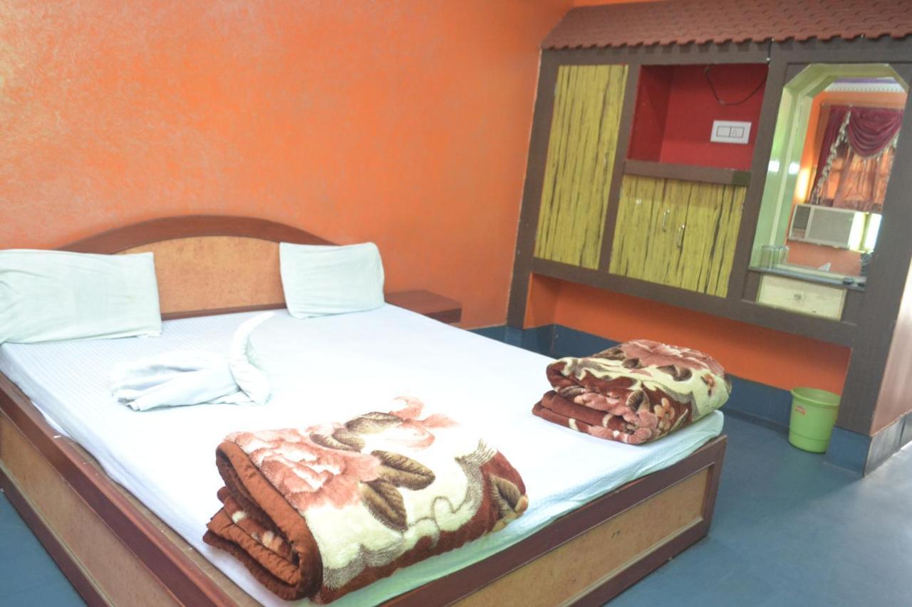 Hotel Golden Palace Kendrapara Exteriör bild