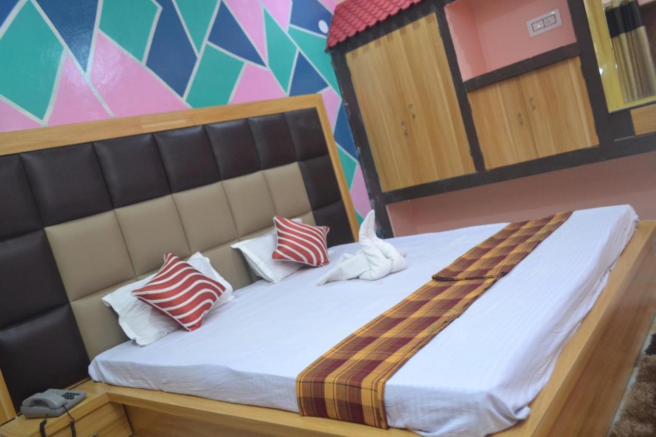 Hotel Golden Palace Kendrapara Exteriör bild